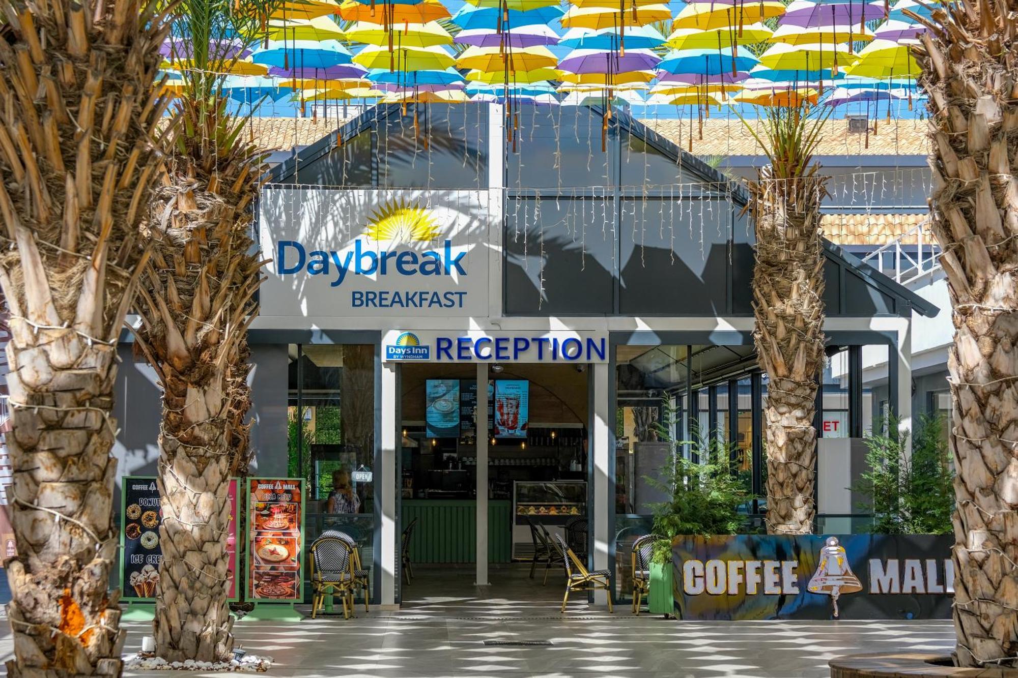 Aparthotel Days By Wyndham *